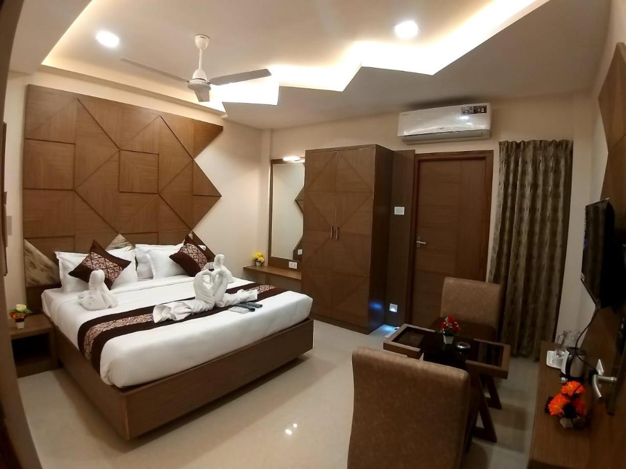 Grand Elegant Hotel Chennai Exterior photo